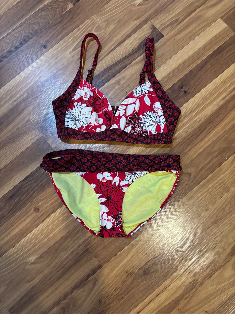 Athleta Red and Yellow Floral Bikini Top with Contrast Trim